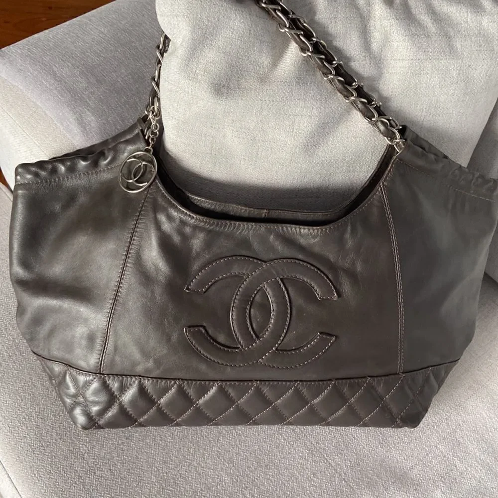 Chanel Lamb skin should’ve back zipper closure silver details chocolate color